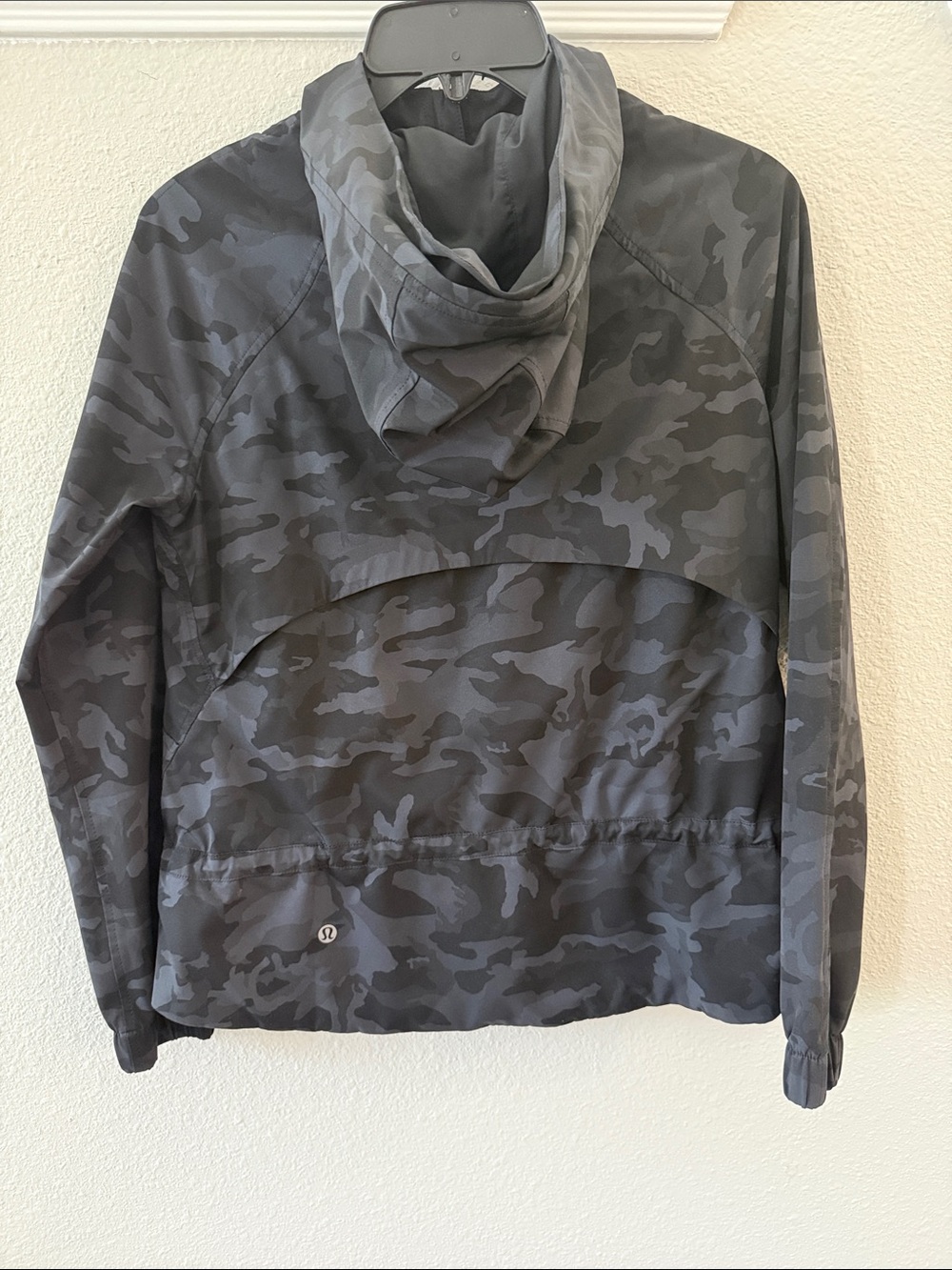 Lululemon Women’s Black Gray Camouflage Full-Zip Hooded Jacket